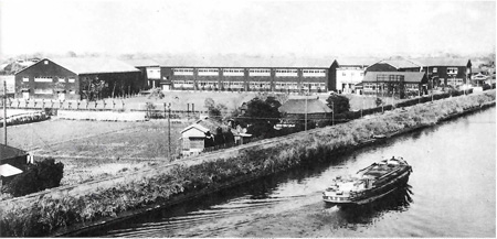 昭和19年ごろの校舎 昭和19年ごろの校舎全景