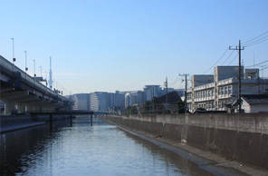 綾瀬川 学校あたり 綾瀬川―学校前